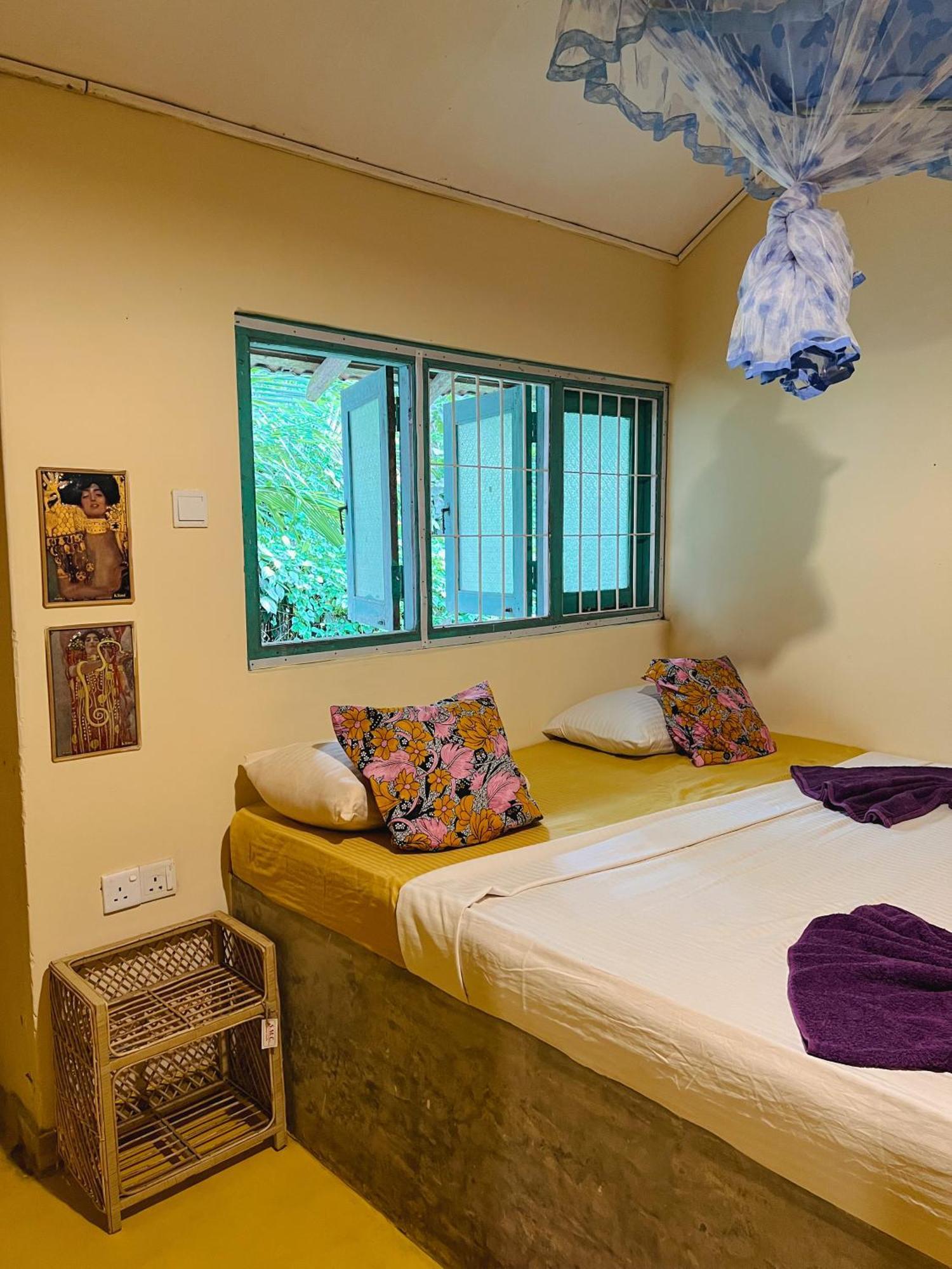 Lazy Monkey Surfhostel - Sri Lanka Dikwella Bagian luar foto