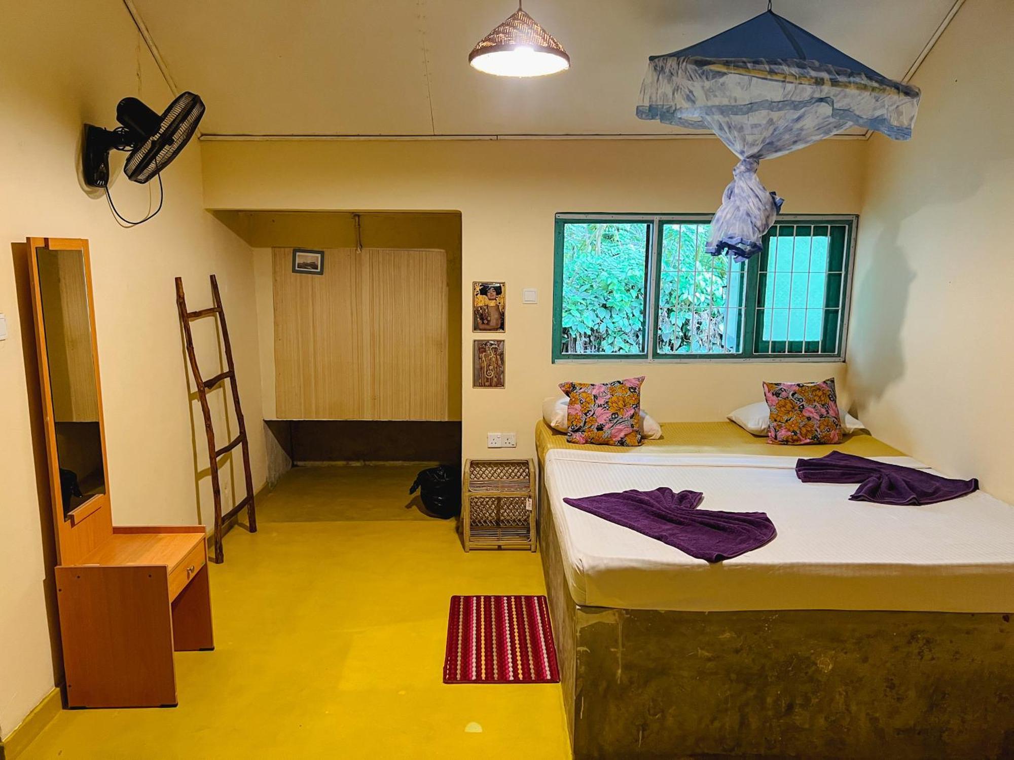 Lazy Monkey Surfhostel - Sri Lanka Dikwella Bagian luar foto